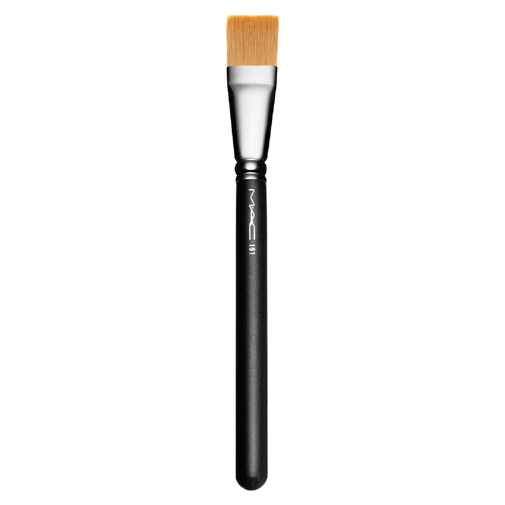 MAC 191 Square Foundation Brush Image 1