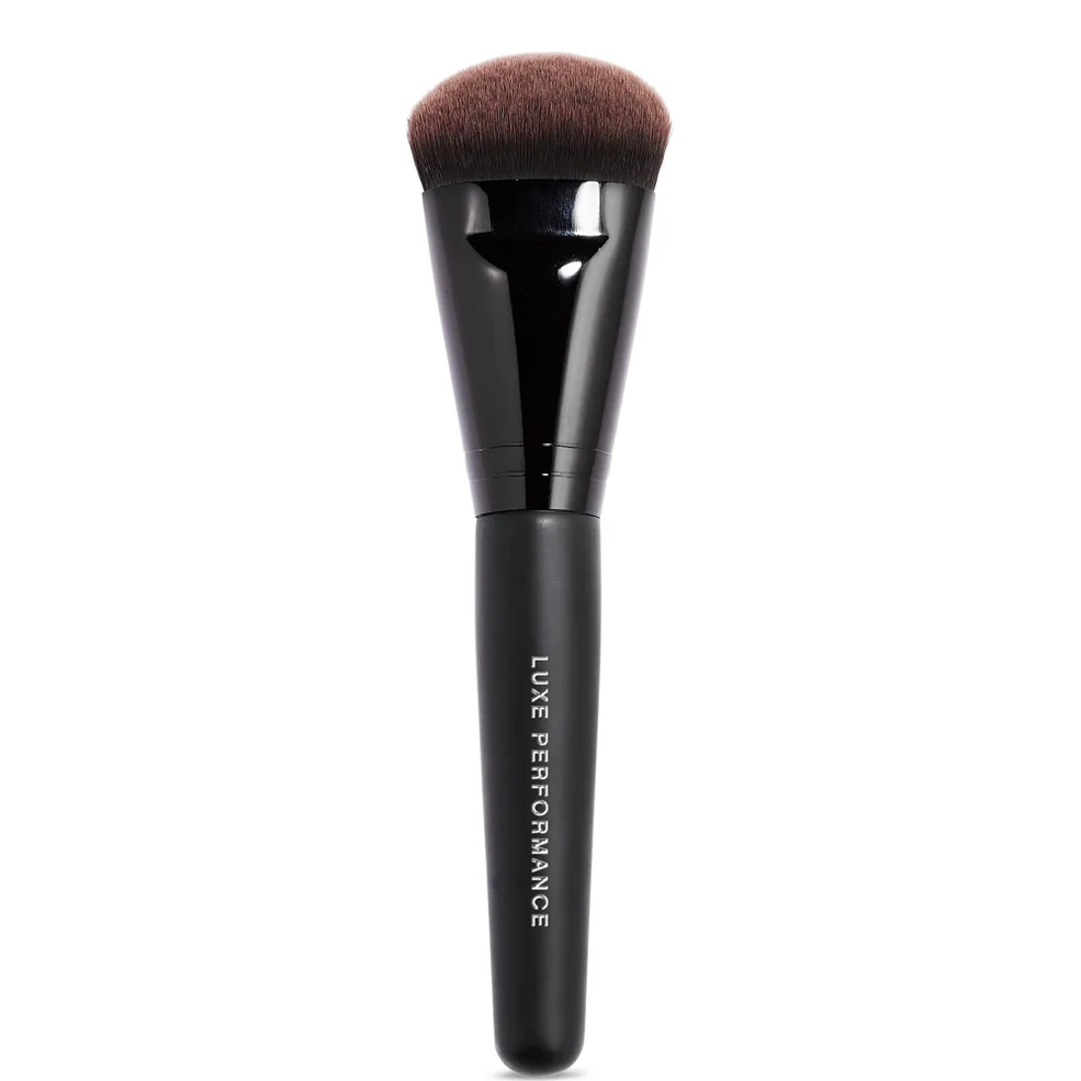 bareMinerals Luxe Performance Foundation Brush Image 1