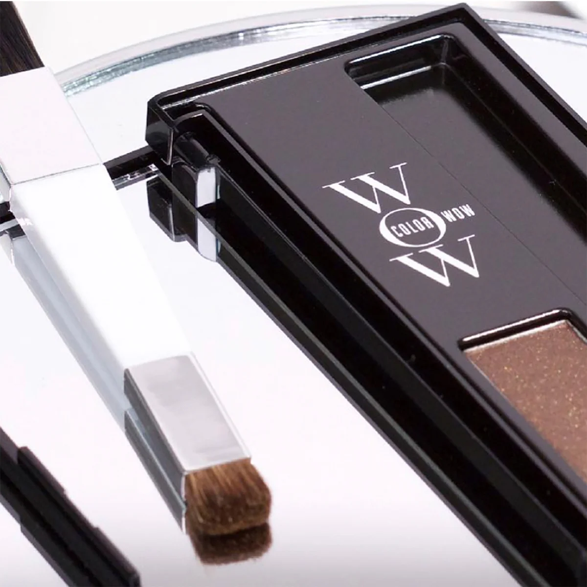 Color Wow Root Cover Up 1 9g Various Shades LOOKFANTASTIC color-wow-root-cover-up-1-9g-various-shades-lookfantastic