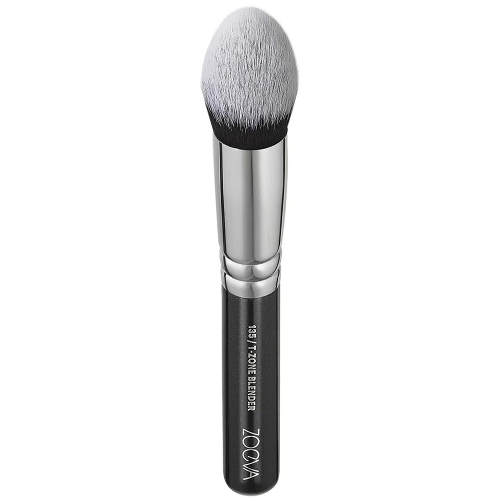 ZOEVA 135 Vegan T-Zone Blender Brush Image 1