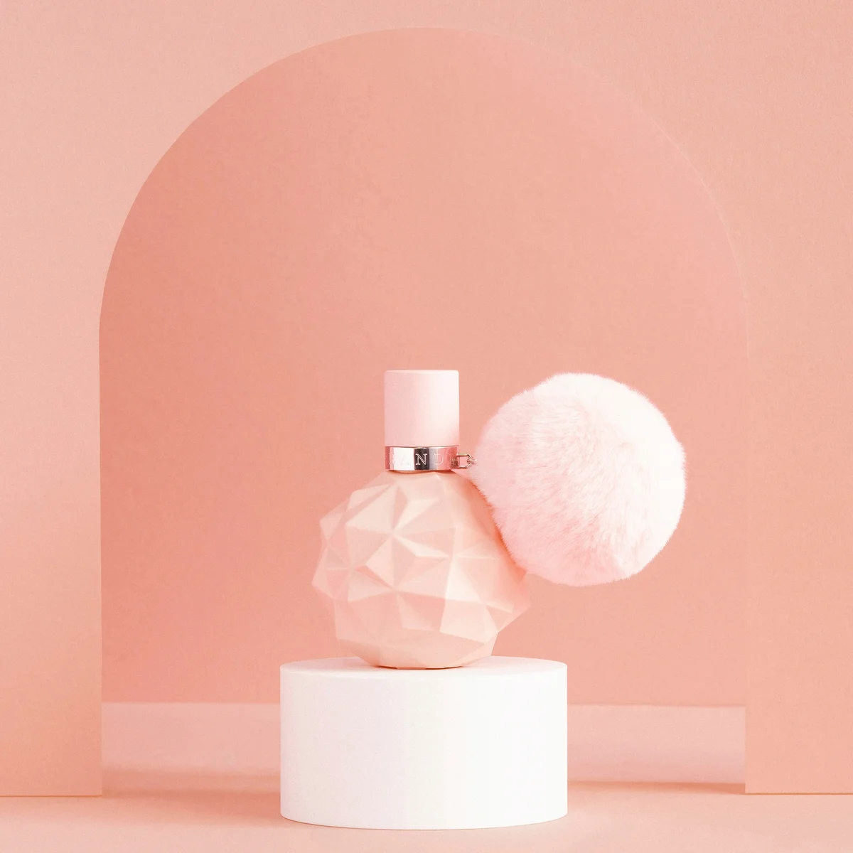 Ariana Grande Sweet Like Candy Eau de Parfum 30ml LOOKFANTASTIC