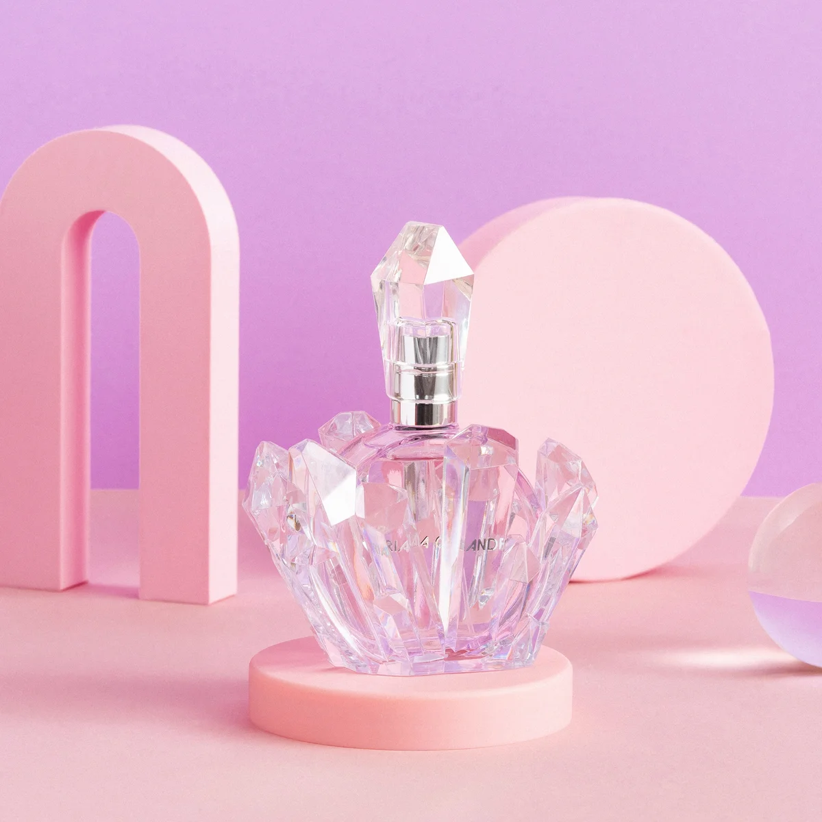 Ariana Grande Eau de Parfum 100ml LOOKFANTASTIC