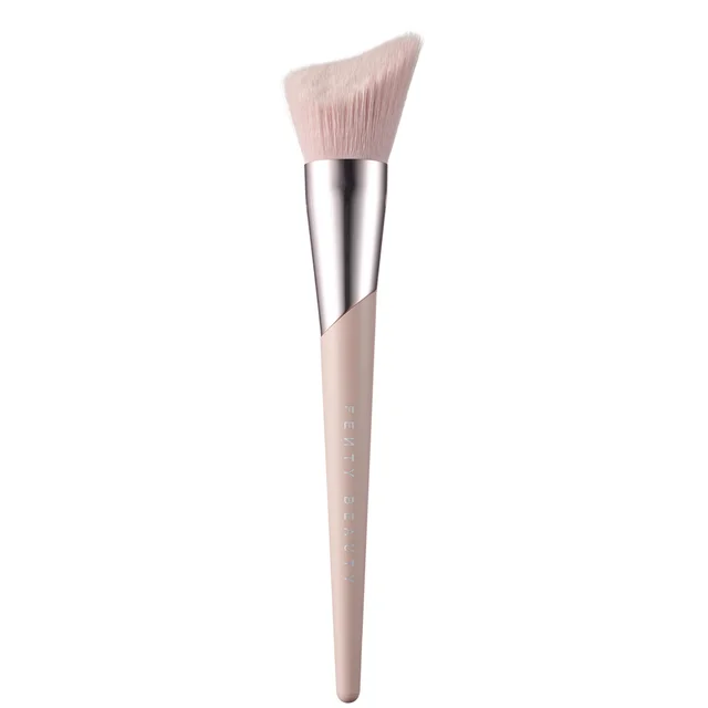 Fenty Beauty Cheek-Hugging Bronzer Brush - 190