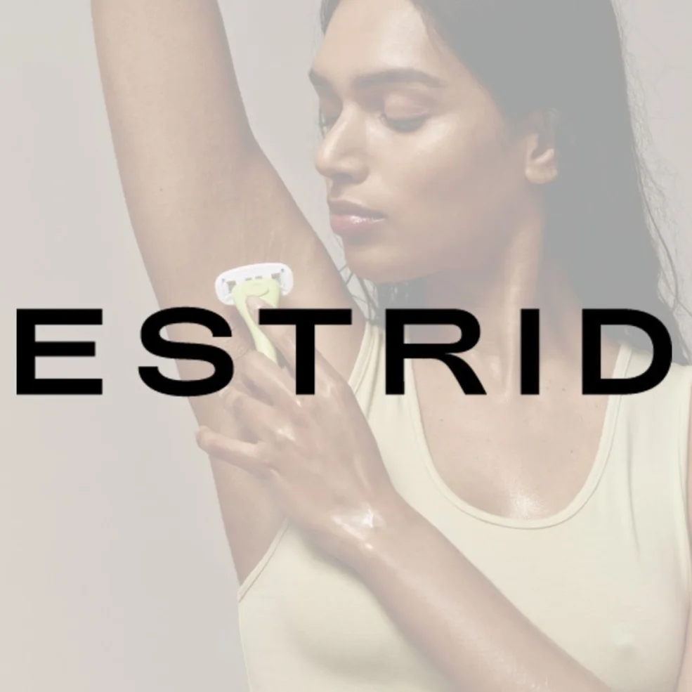 Estrid Travel Razor Estrid - Get a FREE Razor Travel Case (worth €6,95) | LOOKFANTASTIC