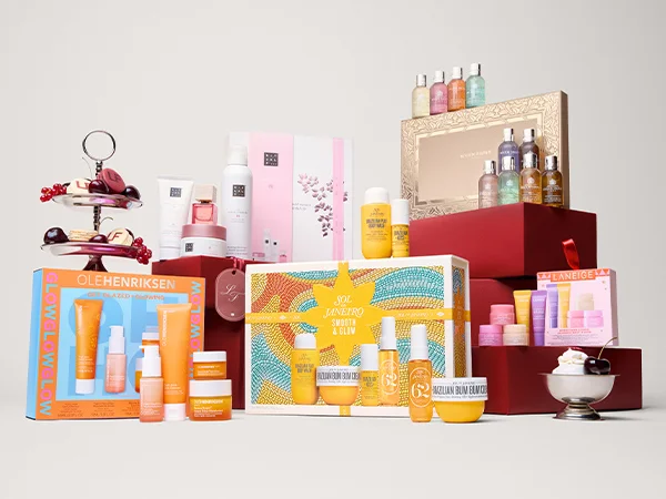 🎉✨ Oh joy! Dive into LookFantastic's treasure trove of beauty delights! From brand-new must-haves to stunning exclusive sets & limited editions, your holiday beauty list just got a glamorous boost! 🎁💄 Get your glow on and breeze through Christmas shopping today! #BeautyHaul #GlowUp